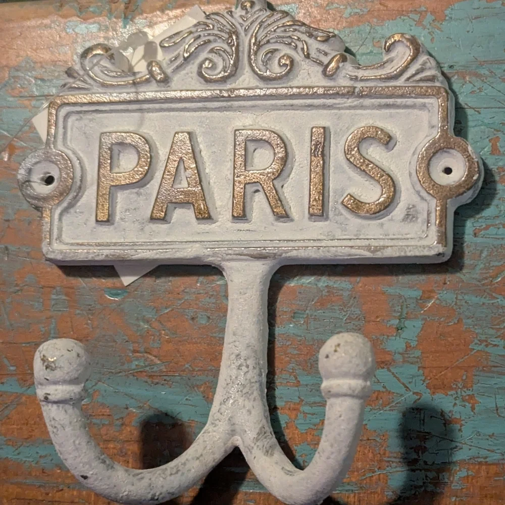 New Metal Parisian Elegance Wall Hook in Cream and Gold 4.5